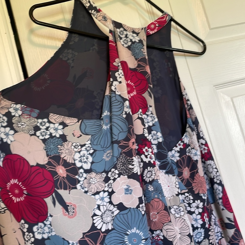 Women’s L LOFT Pink/gray Floral Tank. Lined flowy T back. Peek-a-boo bust - Picture 5 of 11
